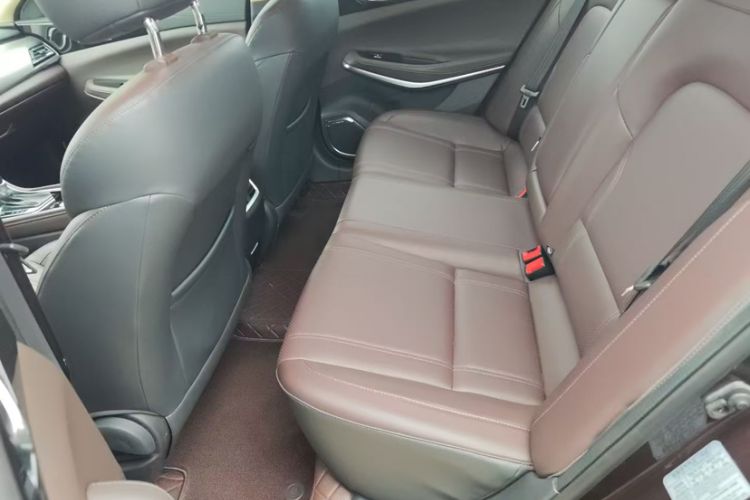 Used CHANGAN Raeton CC 2018 1.5T Automatic Elegant Version China V Standard Interior 6