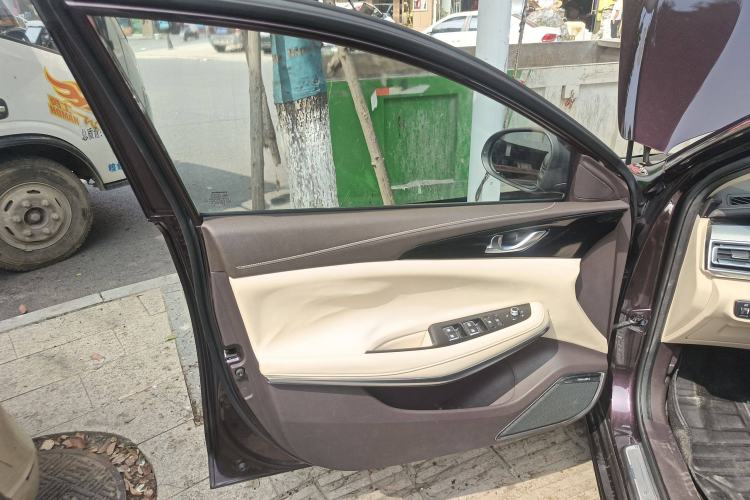 Used CHANGAN Raeton CC 2018 1.5T Automatic Zhiya Model China V Standard Interior 7