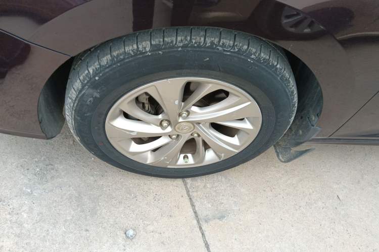 Used CHANGAN Raeton CC 2018 1.5T Automatic Elegant Version China V Standard Left Front Wheel Hub