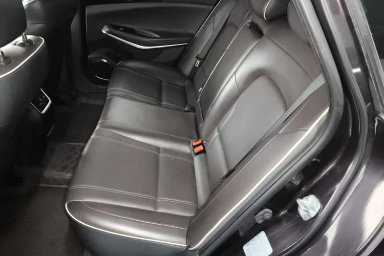 Used CHANGAN Raeton CC 2018 1.5T Automatic Zhiya Model China V Standard Left Rear Seat
