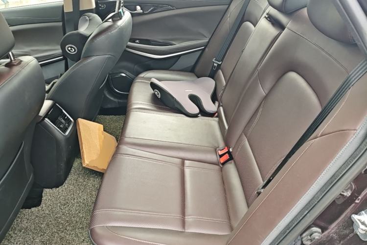 Used CHANGAN Raeton CC 2018 1.5T Automatic Elegant Starry Edition China V Standard Left Rear Seat