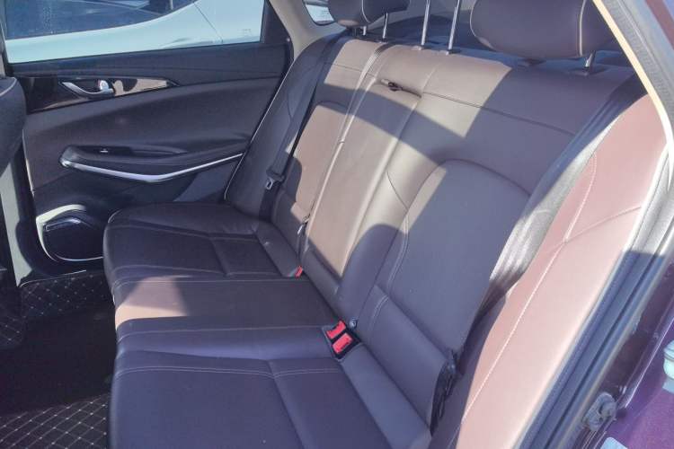 Used CHANGAN Raeton CC 2018 1.5T Automatic Zhiya Model China V Standard Left Rear Seat