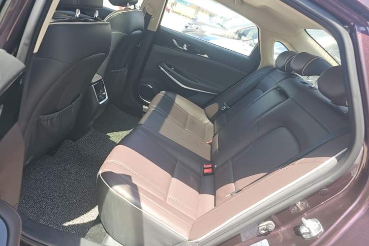 Used CHANGAN Raeton CC 2018 1.5T Automatic Zhiya Model China V Standard Left Rear Seat