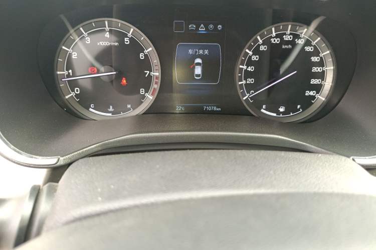 Used CHANGAN Raeton CC 2018 1.5T Manual Elegant Model China V Standard Odometer Close Up