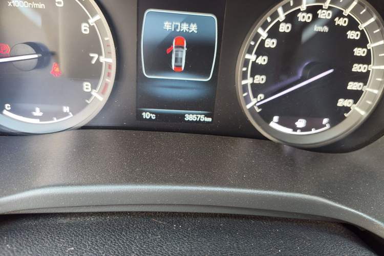 Used CHANGAN Raeton CC 2018 1.5T Manual Luxury Model China V Standard Odometer Close Up