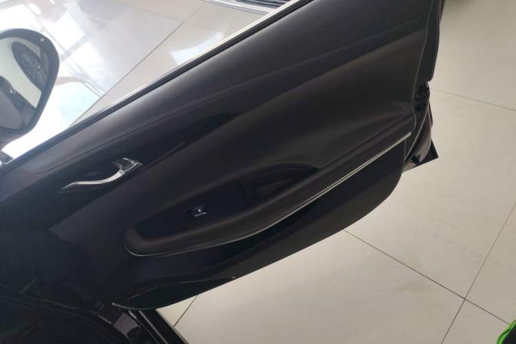 Used CHANGAN Raeton CC 2018 1.5T Automatic Haoya Model Guangmang Edition China V Standard Right Front Door Interior