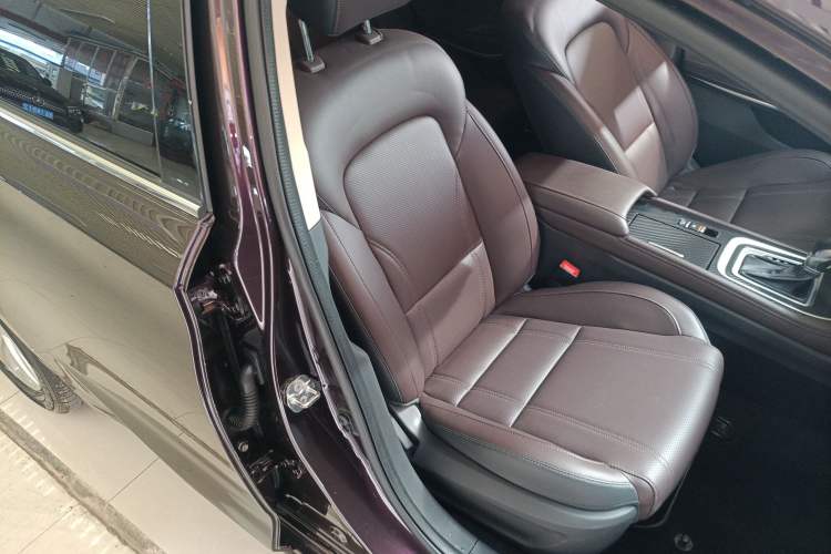 Used CHANGAN Raeton CC 2018 1.5T Automatic Elegant Version China V Standard Right Front Seat