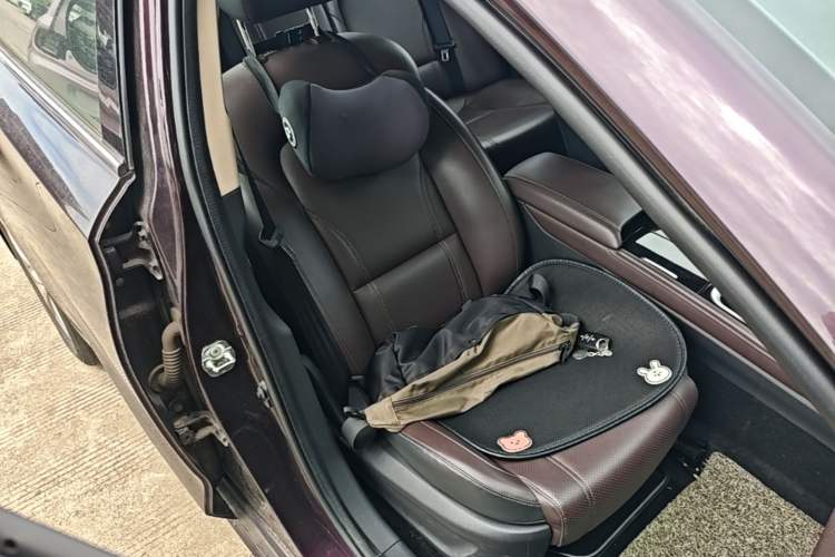 Used CHANGAN Raeton CC 2018 1.5T Automatic Elegant Starry Edition China V Standard Right Front Seat