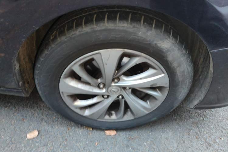 Used CHANGAN Raeton CC 2018 1.5T Automatic Elegant Starry Edition China V Standard Right Front Wheel Hub