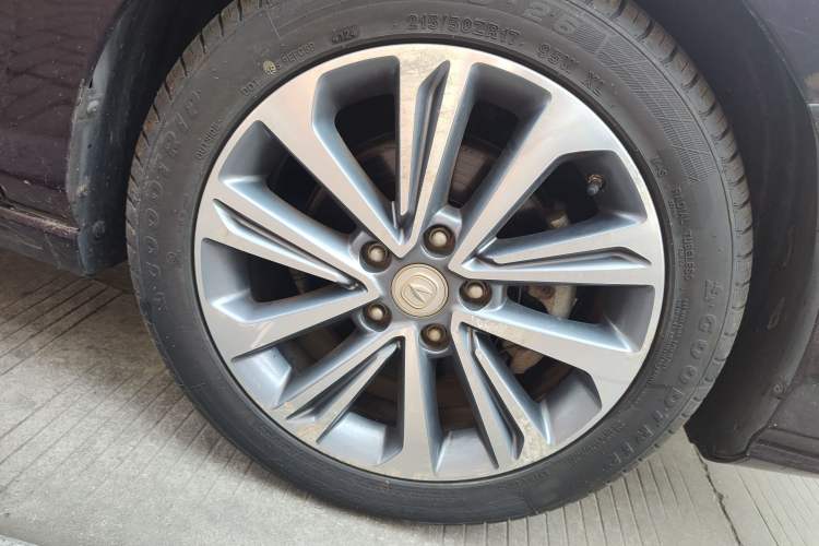 Used CHANGAN Raeton CC 2018 1.5T Manual Luxury Model China V Standard Right Front Wheel Hub