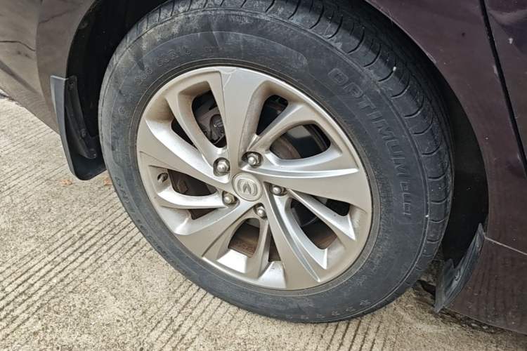 Used CHANGAN Raeton CC 2018 1.5T Automatic Elegant Starry Edition China V Standard Right Rear Wheel Hub