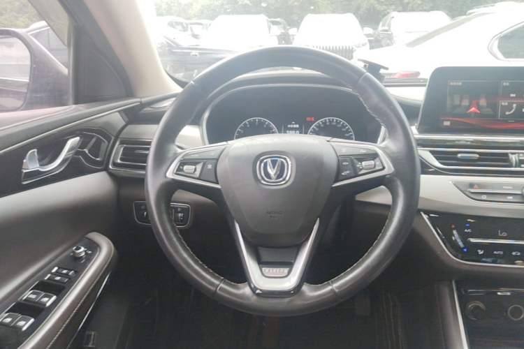 Used CHANGAN Raeton CC 2018 1.5T Automatic Haoya Model China V Standard Steering Wheel
