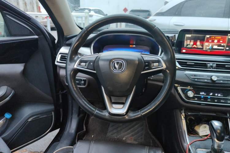 Used CHANGAN Raeton CC 2018 1.5T Automatic Elegant Starry Edition China V Standard Steering Wheel