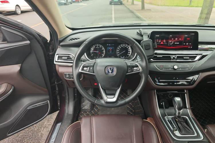 Used CHANGAN Raeton CC 2018 1.5T Automatic Haoya Model China V Standard Steering Wheel