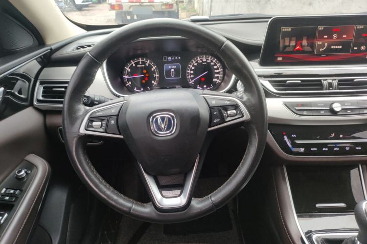 Used CHANGAN Raeton CC 2018 1.5T Manual Luxury Model China V Standard Steering Wheel