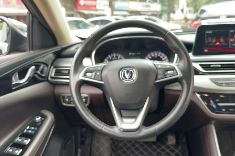 Used CHANGAN Raeton CC 2018 1.5T Automatic Haoya Model Guangmang Edition China V Standard Steering Wheel