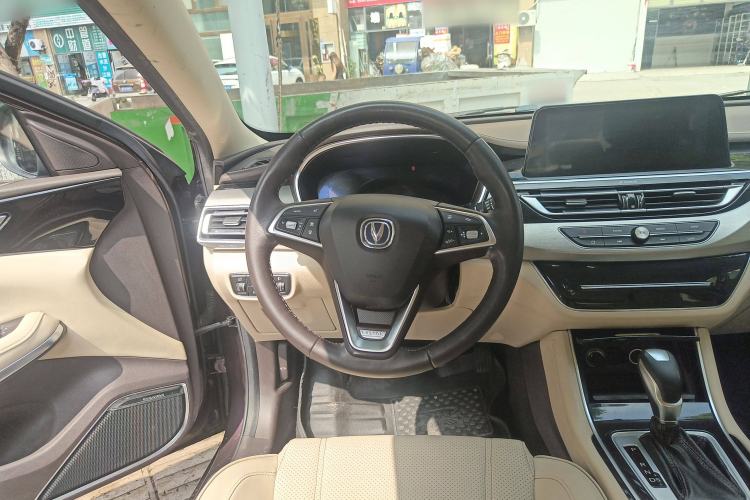 Used CHANGAN Raeton CC 2018 1.5T Automatic Zhiya Model China V Standard Steering Wheel