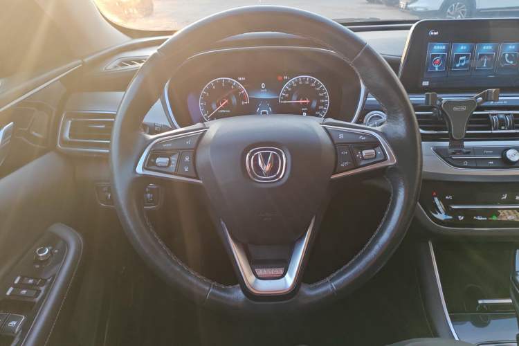 Used CHANGAN Raeton CC 2018 1.5T Automatic Zhiya Model China V Standard Steering Wheel