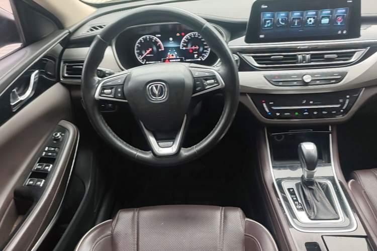Used CHANGAN Raeton CC 2018 1.5T Automatic Zhiya Model China V Standard Steering Wheel
