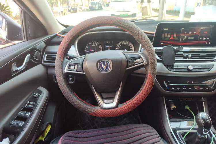 Used CHANGAN Raeton CC 2018 1.5T Manual Luxury Model China V Standard Steering Wheel
