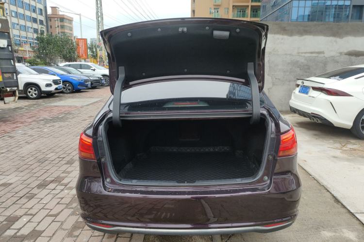 Used CHANGAN Raeton CC 2018 1.5T Manual Luxury Model China V Standard Trunk
