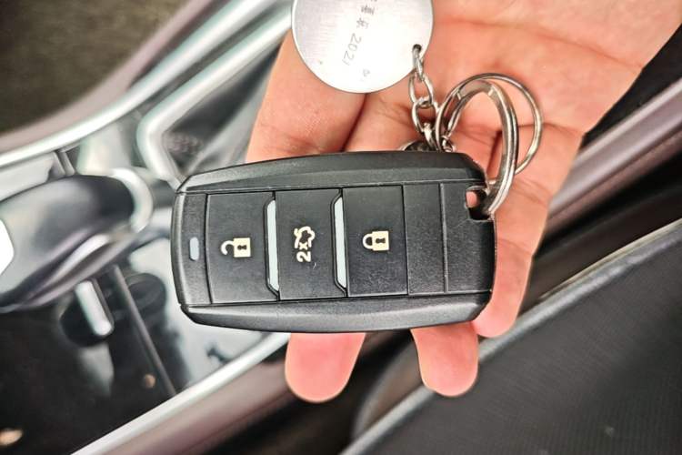 Used CHANGAN Raeton CC 2018 1.5T Automatic Elegant Starry Edition China V Standard Vehicle Key