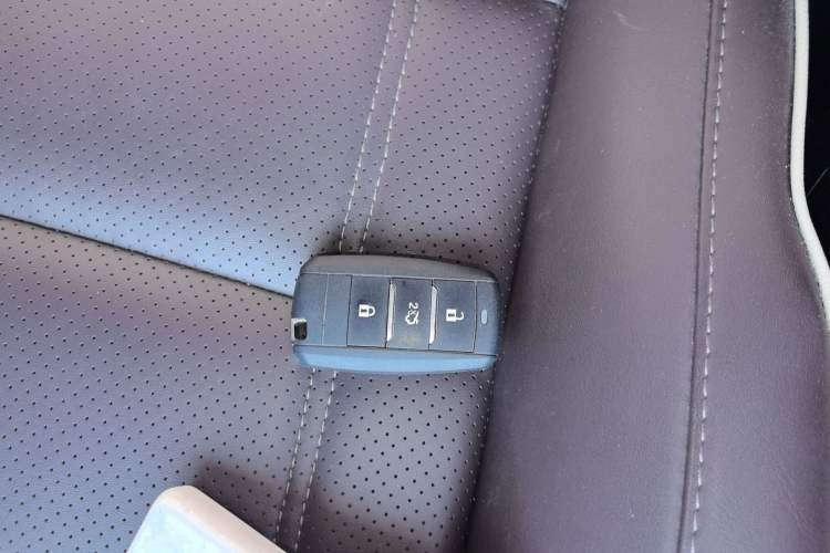 Used CHANGAN Raeton CC 2018 1.5T Automatic Zhiya Model China V Standard Vehicle Key