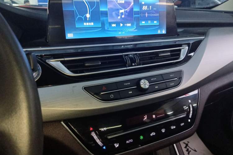Used CHANGAN Raeton CC 2018 1.5T Automatic Zhiya Model China V Standard Audio And AC Panel