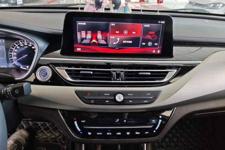 Used CHANGAN Raeton CC 2018 1.5T Automatic Haoya Model China V Standard Audio And AC Panel