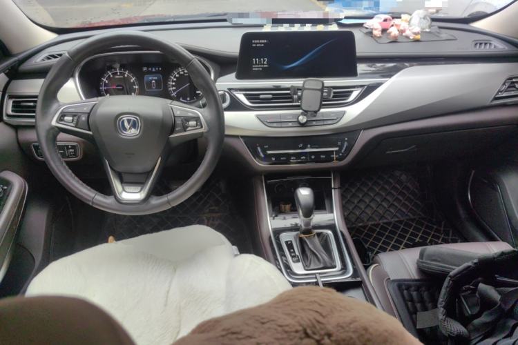 Used CHANGAN Raeton CC 2018 1.5T Automatic Haoya Model China V Standard Center Console