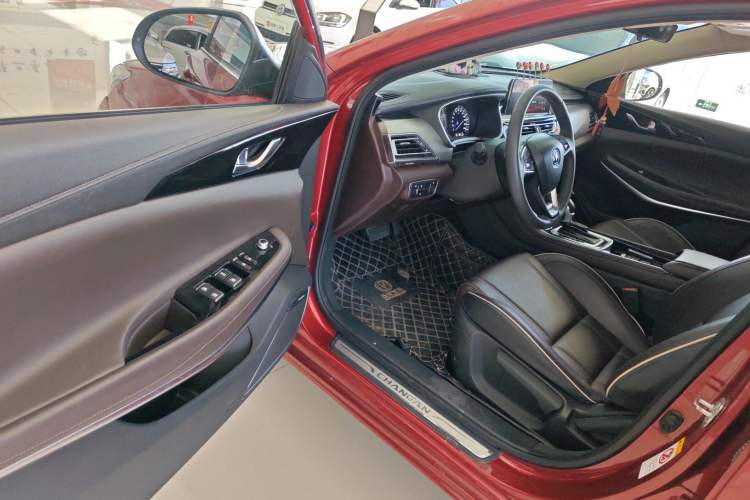 Used CHANGAN Raeton CC 2018 1.5T Automatic Haoya Model China V Standard Driver Seat