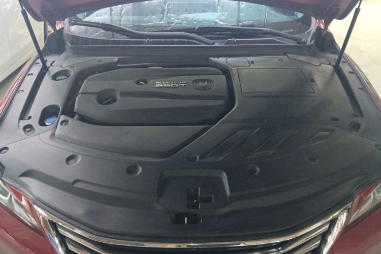 Used CHANGAN Raeton CC 2018 1.5T Automatic Zhiya Model China V Standard Engine Bay