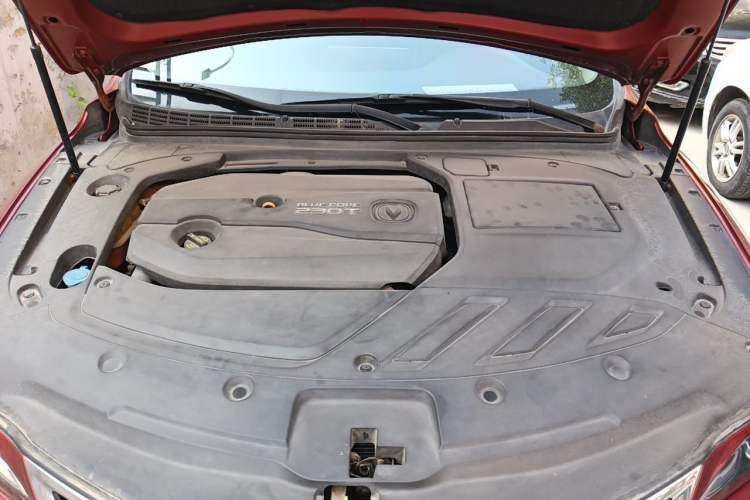 Used CHANGAN Raeton CC 2018 1.5T Automatic Zunya Model China V Standard Engine Bay