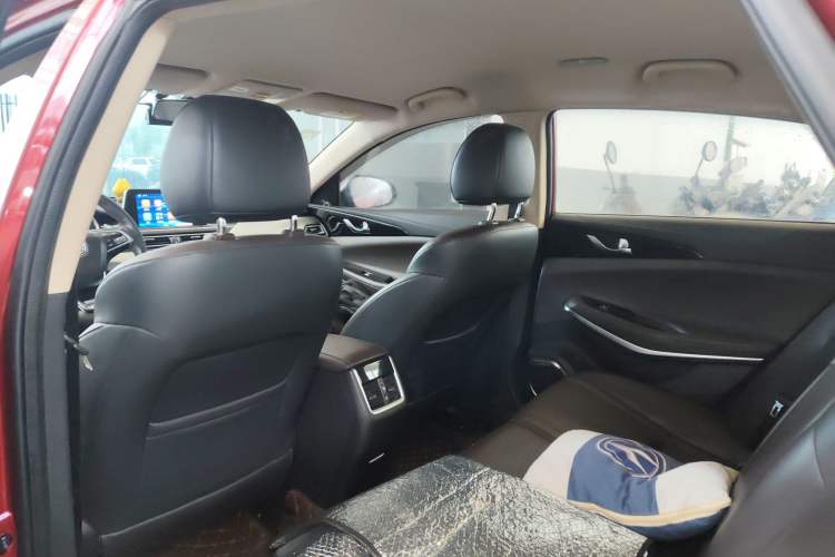 Used CHANGAN Raeton CC 2018 1.5T Manual Elegant Model China V Standard Headliner