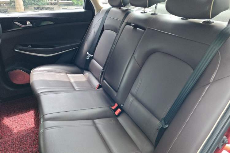 Used CHANGAN Raeton CC 2018 1.5T Automatic Zunya Model China V Standard Interior 4