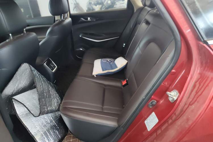 Used CHANGAN Raeton CC 2018 1.5T Manual Elegant Model China V Standard Left Rear Seat