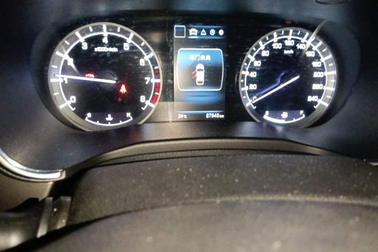 Used CHANGAN Raeton CC 2018 1.5T Manual Elegant Model China V Standard Odometer Close Up
