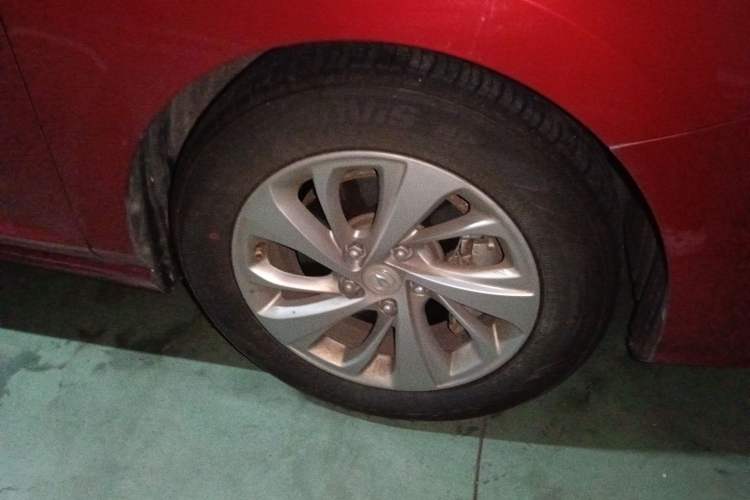 Used CHANGAN Raeton CC 2018 1.5T Manual Elegant Model China V Standard Right Front Wheel Hub