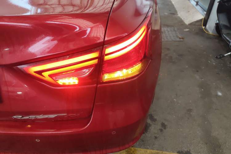 Used CHANGAN Raeton CC 2018 1.5T Manual Elegant Model China V Standard Right Rear Taillight