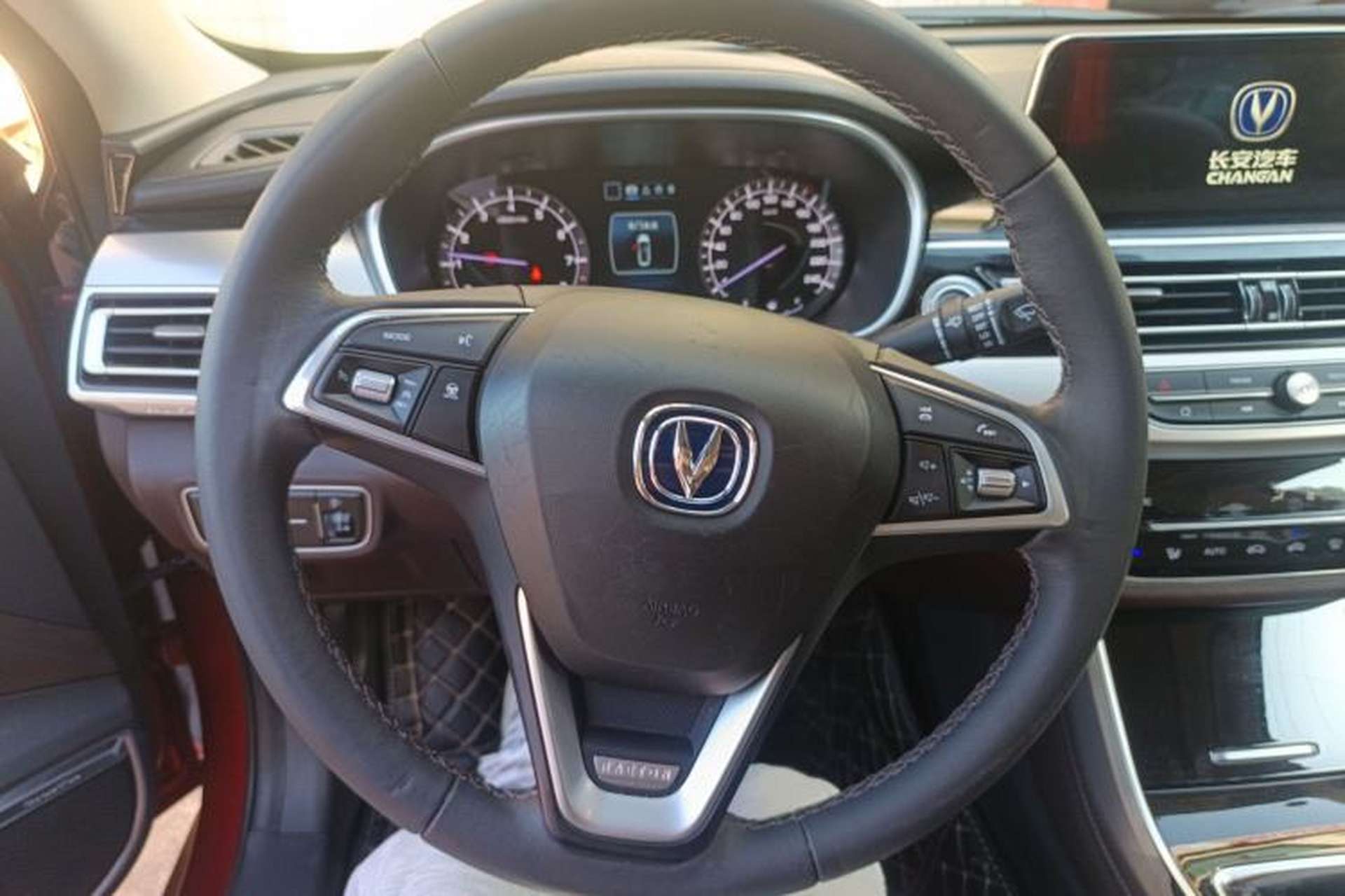 Used CHANGAN Raeton CC 2018 1.5T Manual Luxury Model China V Standard Steering Wheel