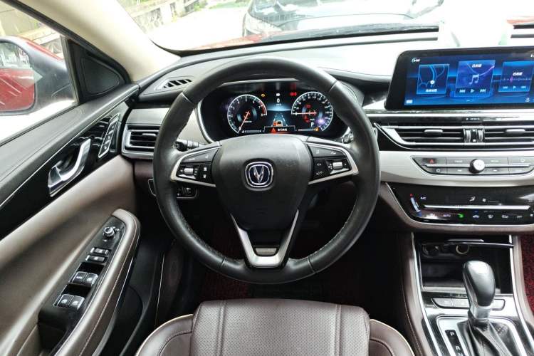 Used CHANGAN Raeton CC 2018 1.5T Automatic Zunya Model China V Standard Steering Wheel
