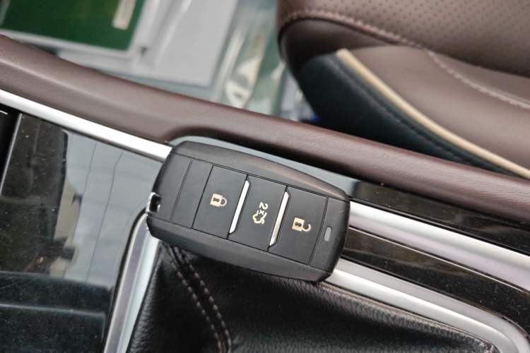 Used CHANGAN Raeton CC 2018 1.5T Automatic Haoya Model China V Standard Vehicle Key