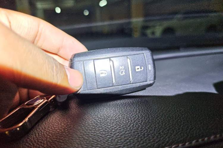 Used CHANGAN Raeton CC 2018 1.5T Automatic Zunya Model China V Standard Vehicle Key