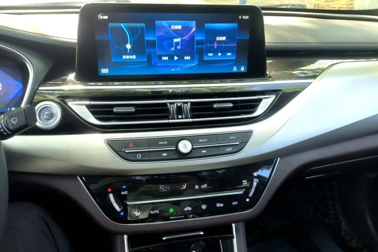 Used CHANGAN Raeton CC 2018 1.5T Automatic Zhiya Model China V Standard Audio And AC Panel