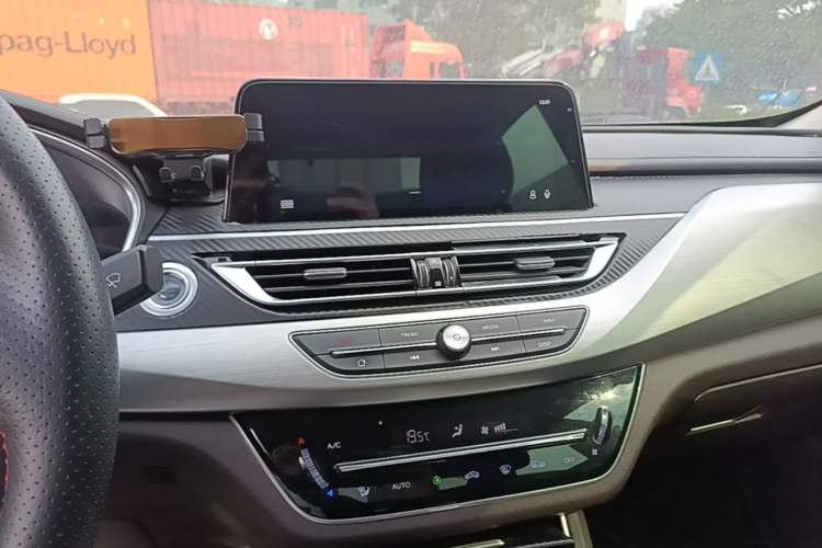 Used CHANGAN Raeton CC 2018 1.5T Automatic Zhiya Model China V Standard Audio And AC Panel