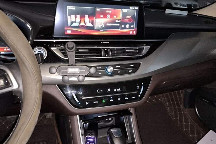 Used CHANGAN Raeton CC 2018 1.5T Automatic Zhiya Model China V Standard Audio And AC Panel
