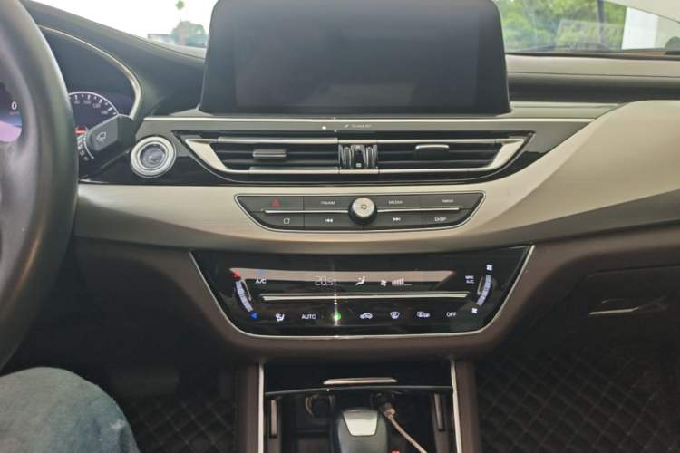 Used CHANGAN Raeton CC 2018 1.5T Automatic Zhiya Model China V Standard Audio And AC Panel