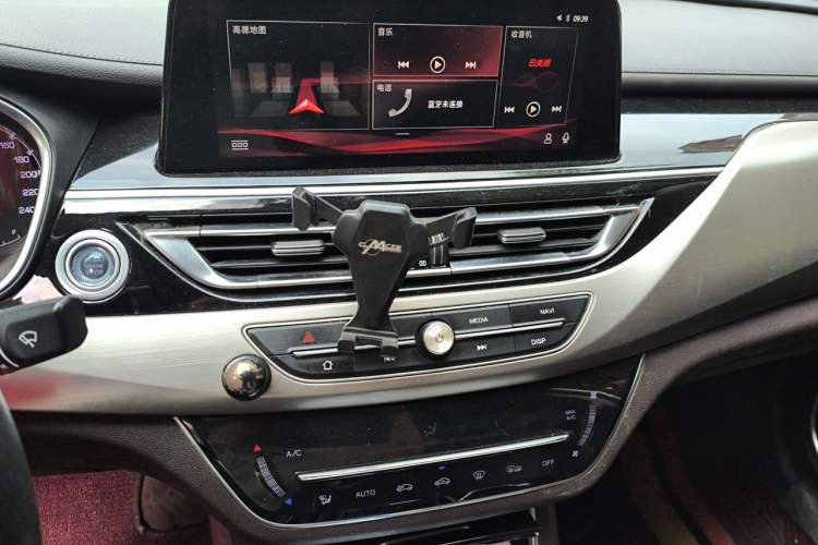 Used CHANGAN Raeton CC 2018 1.5T Automatic Haoya Model Guangmang Edition China V Standard Audio And AC Panel