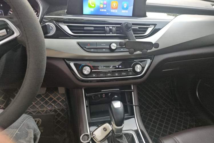 Used CHANGAN Raeton CC 2018 1.5T Automatic Elegant Starry Edition China V Standard Audio And AC Panel