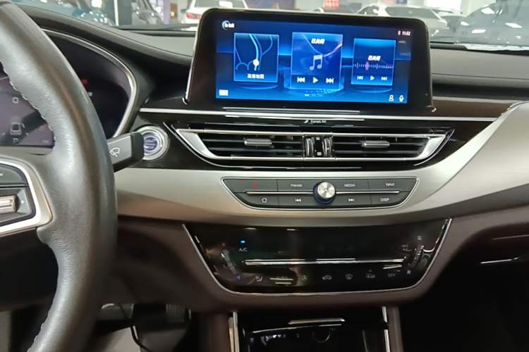 Used CHANGAN Raeton CC 2018 1.5T Automatic Zhiya Model China V Standard Audio And AC Panel